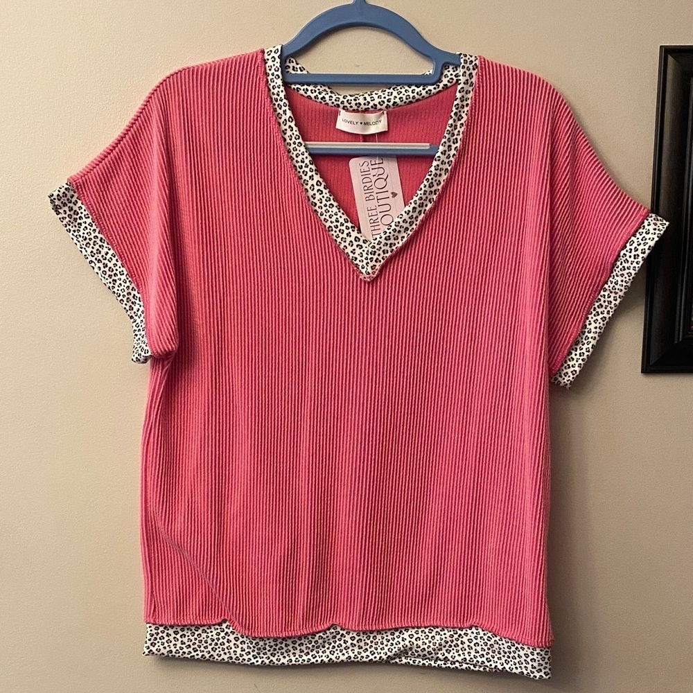 Lovely Melody Pink Short Sleeve Ribbed Top with Cheetah Patterned Edges 🆕